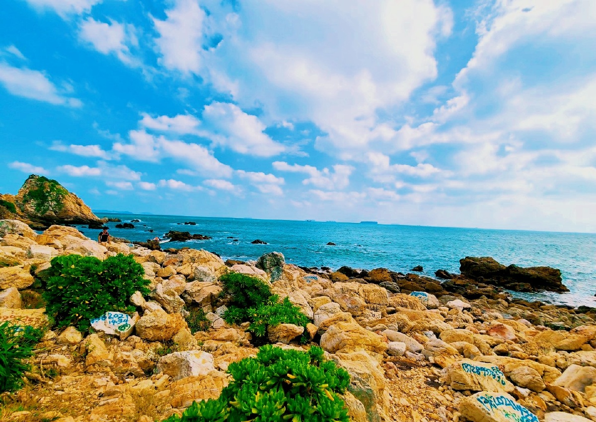 深圳篇东冲沙滩