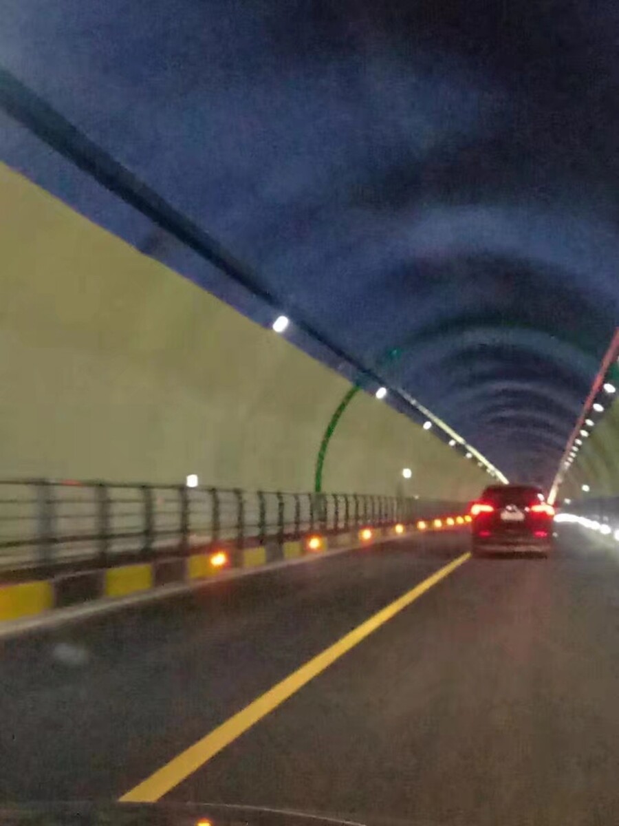 国内爱的隧道