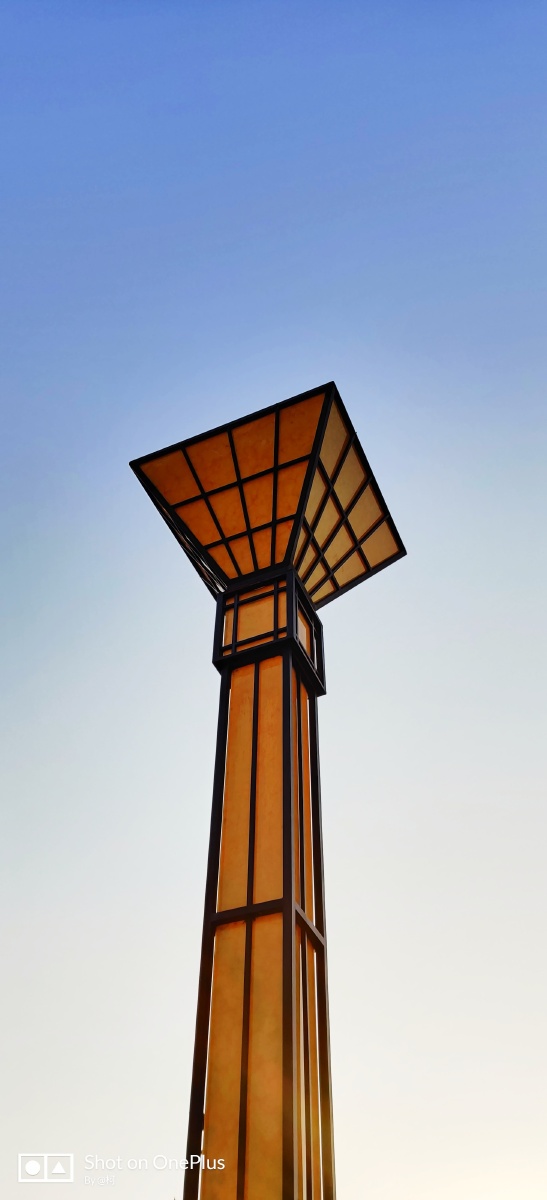 公园门口的小灯柱