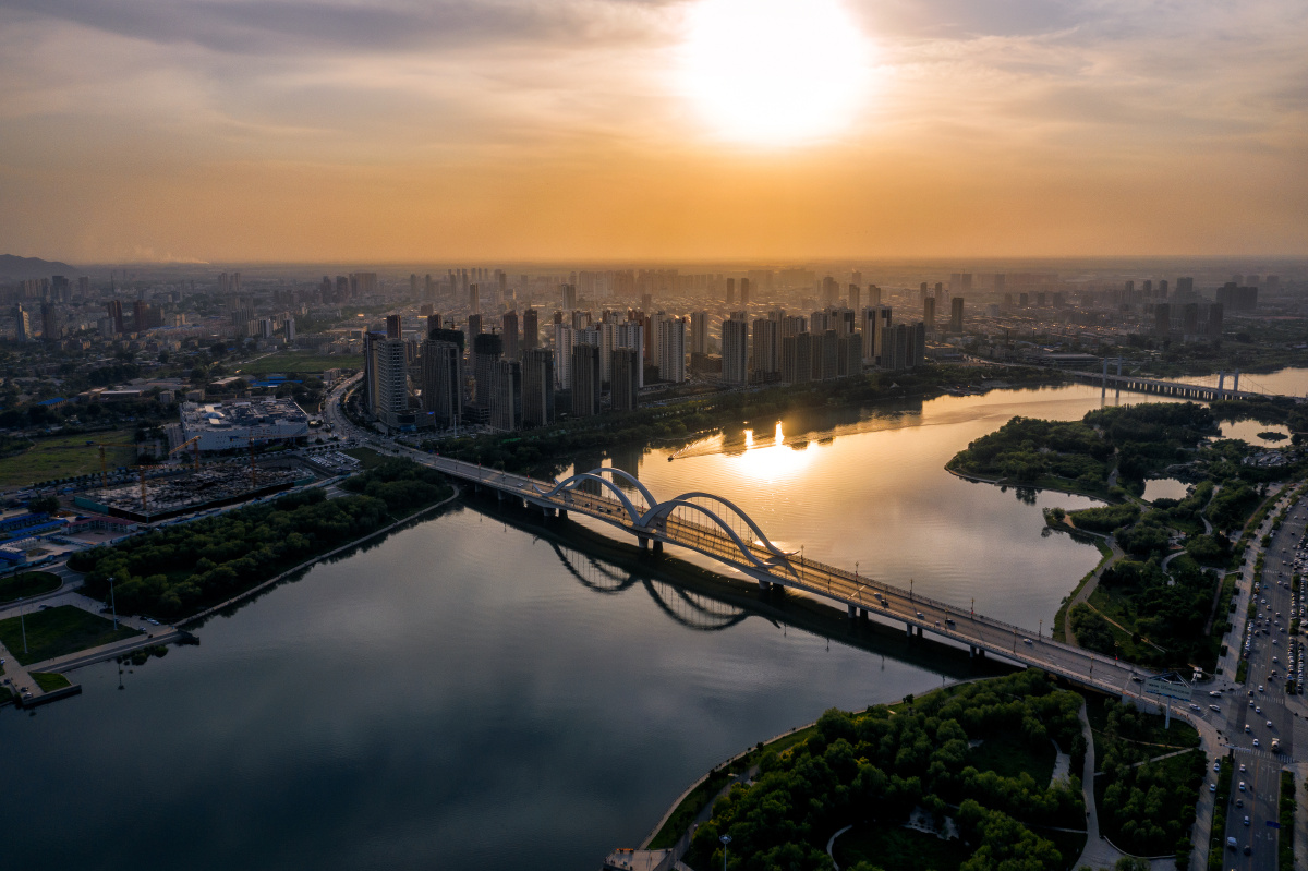 航拍辽阳太子河日落