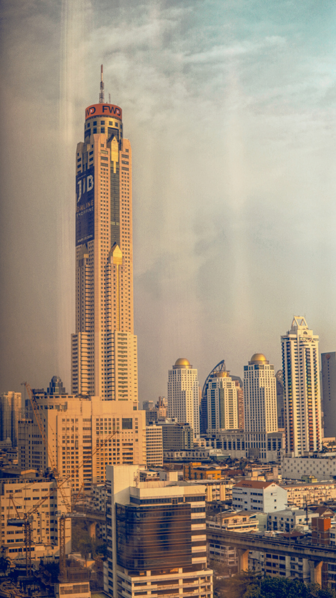 bmw大楼曼谷老地标隔离第二天