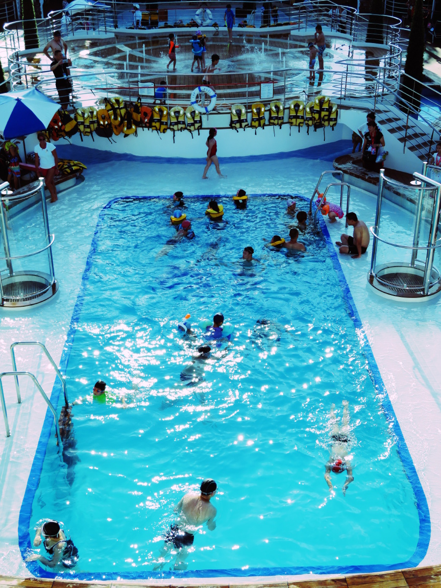 1欧元求购带草坪的泳池法国风格-5分钟使用权