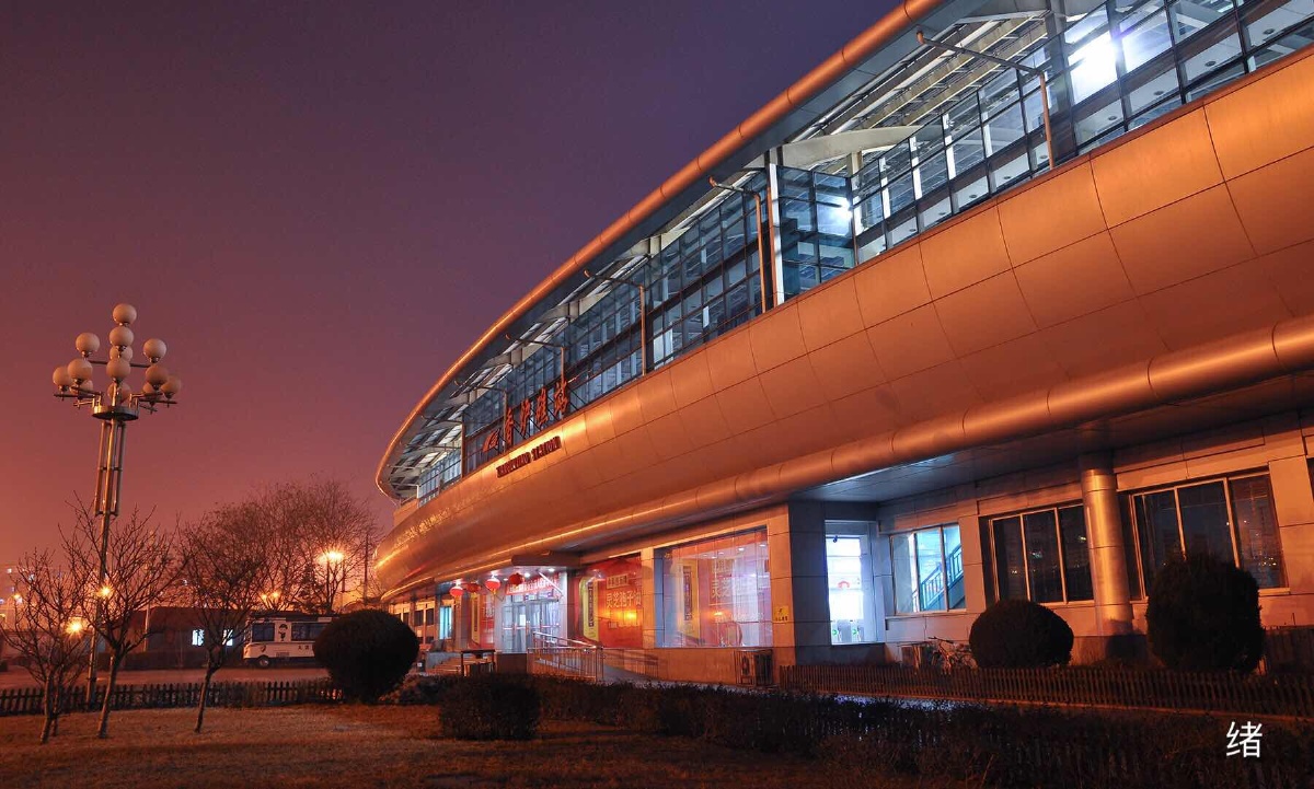 香炉礁轻轨站之一