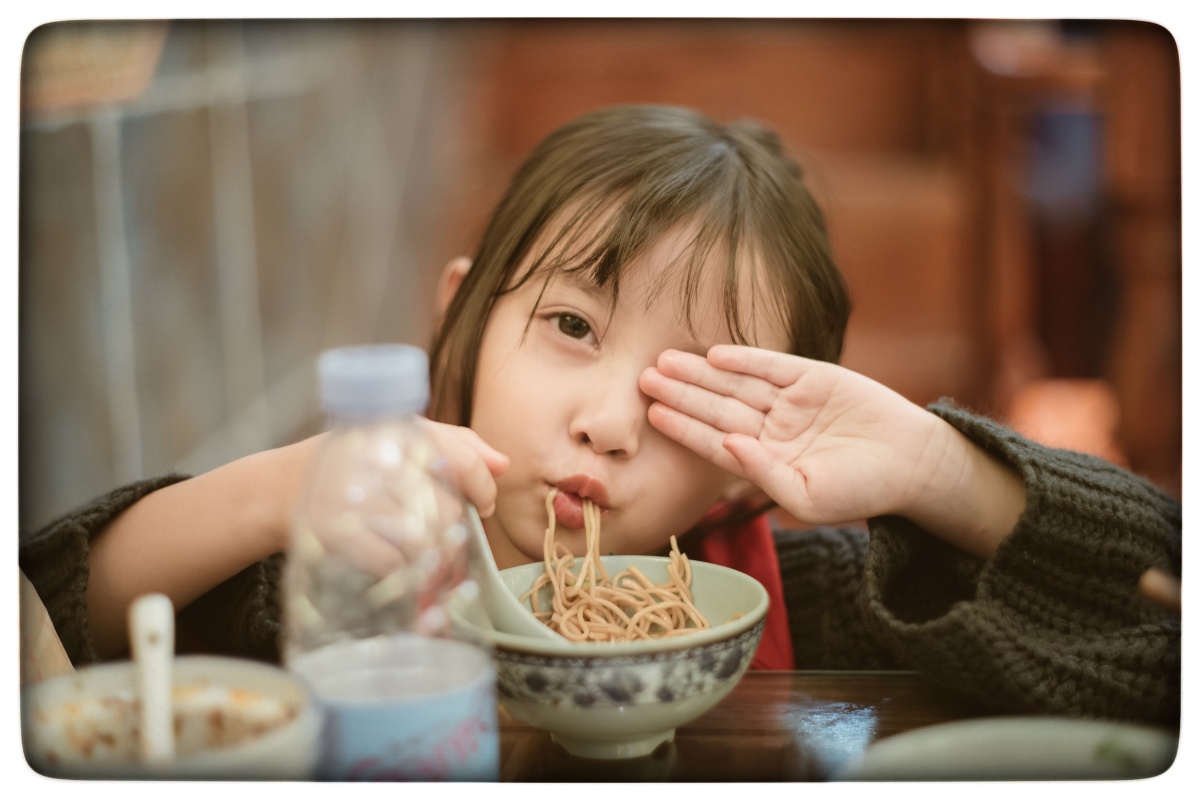 吃面的小姑娘(二)