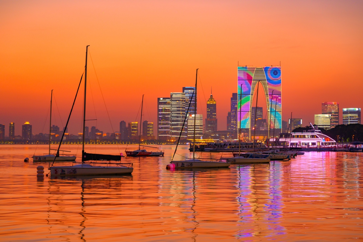 鎏金岁月2111于苏州工业园区月光码头