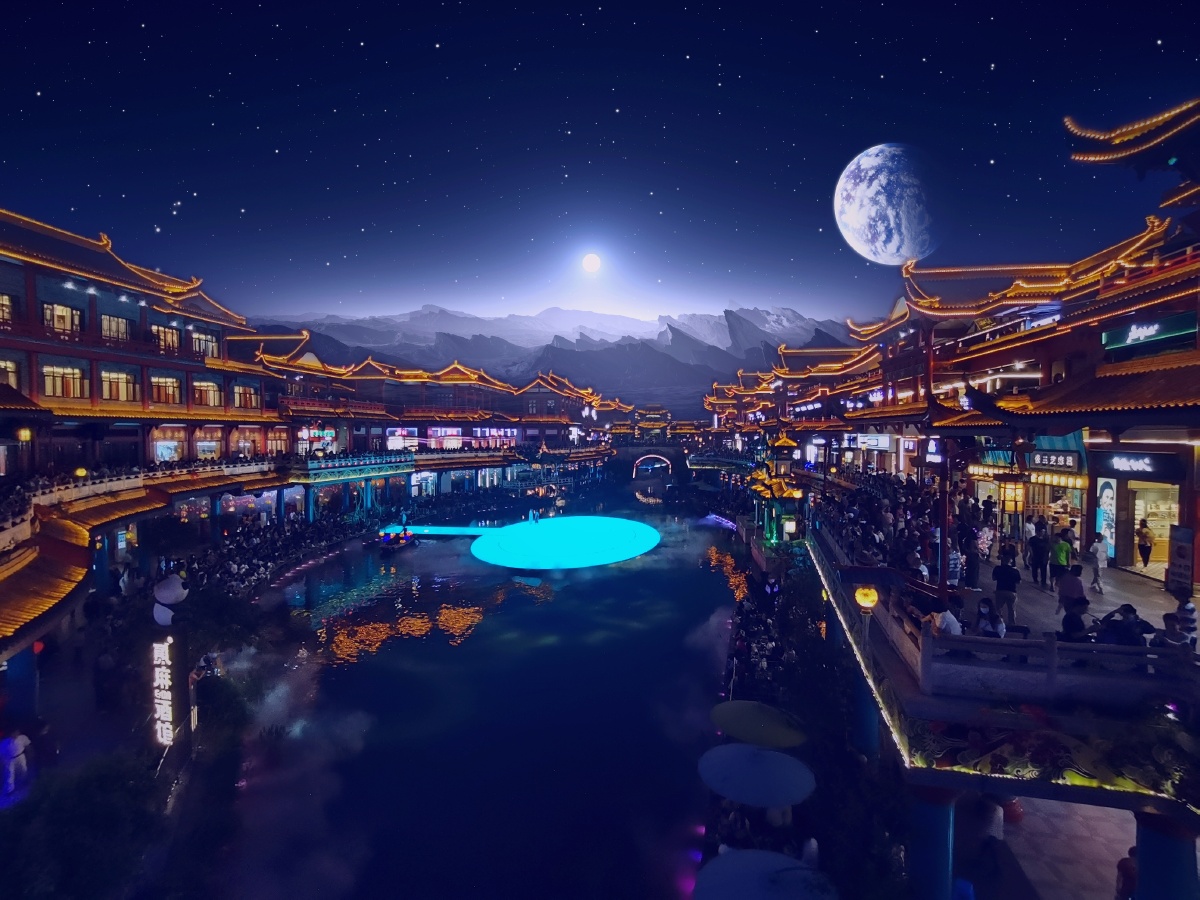 眉山东坡水街作为一座独具特色的仿古建筑灯火阑珊宛如琼楼玉宇化身