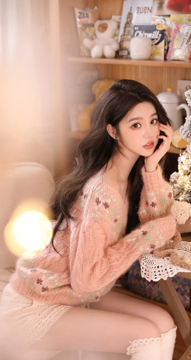 甜美粉色系长发女孩清纯美丽网络来源侵删