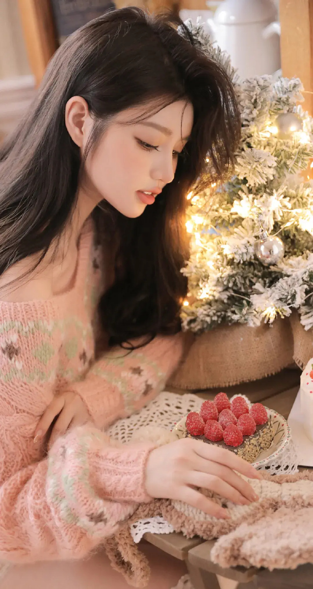 甜美粉色系长发女孩清纯美丽网络来源侵删