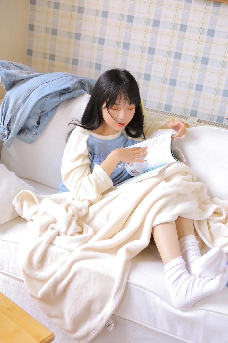 沙拉女孩网络来源侵删