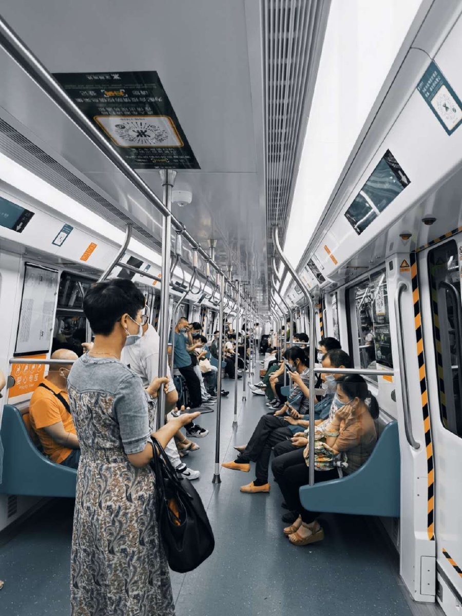虽然疫情最严重的的时期已过但戴口罩才能坐地铁等规定依然不变坐标