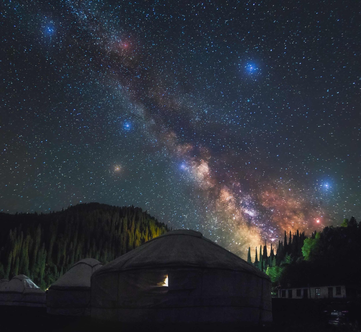 那拉提山区银河