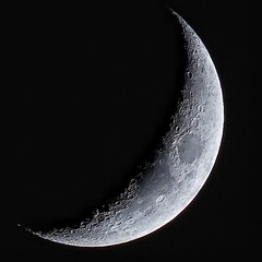 735618