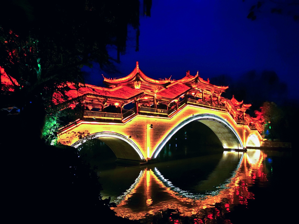 绿树阴浓夏日长楼台倒影入池塘