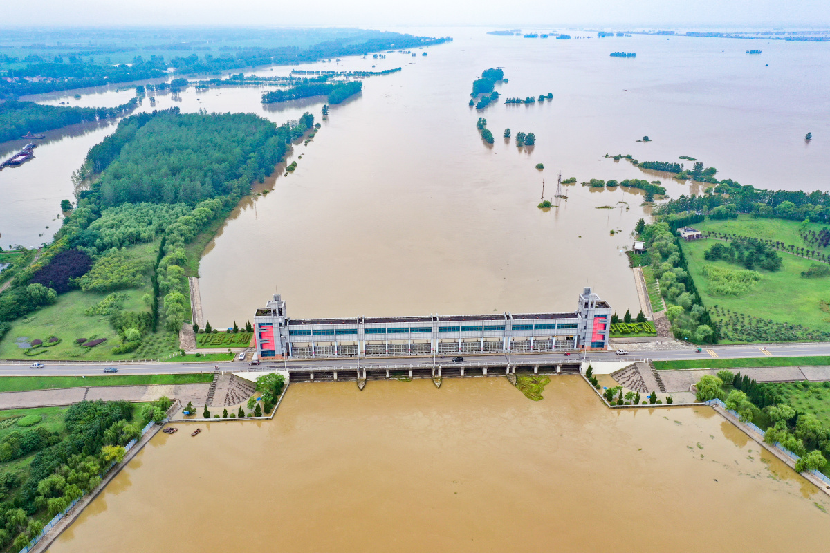 一定要把淮河修好用以抵御百年一遇洪水的临淮岗洪水控制工程组图