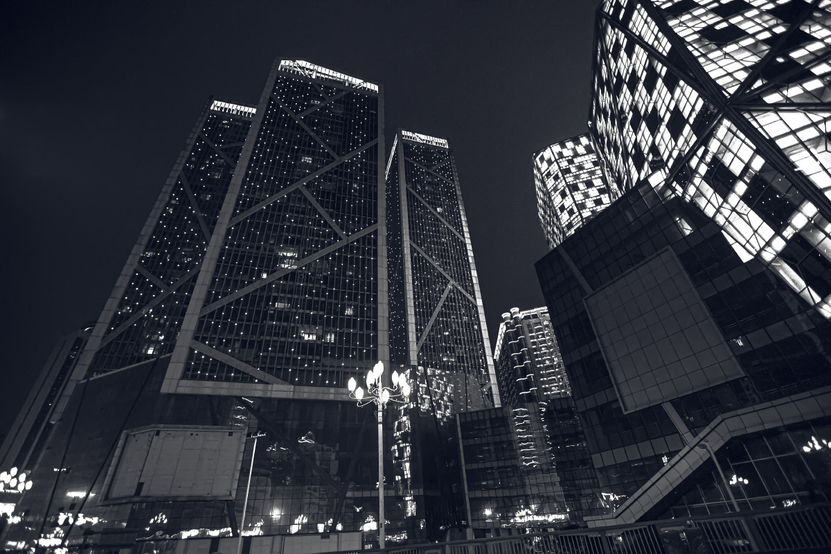 黑夜降临后的城市流光异彩