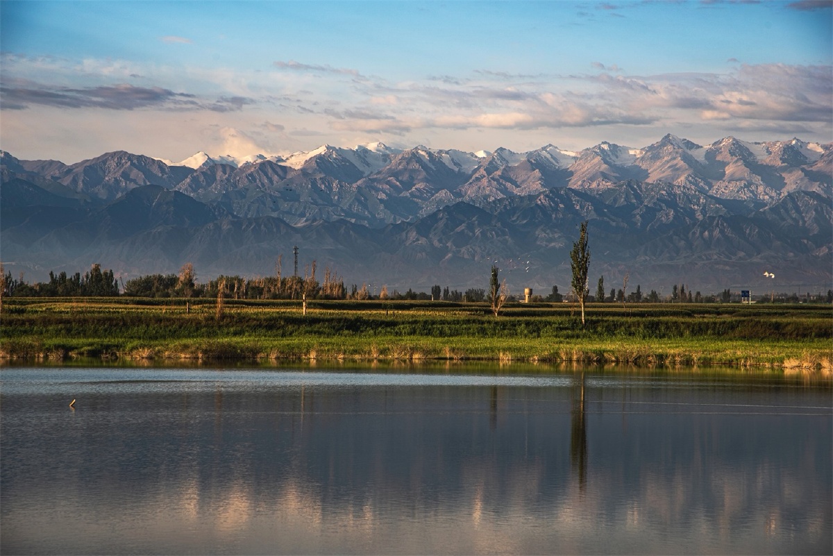 祁连山下甘肃酒泉市肃州区