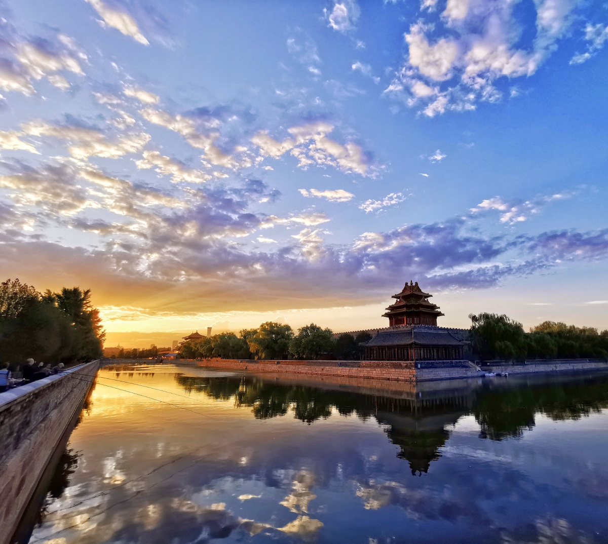 北京故宫博物院祥云映照紫禁城角楼