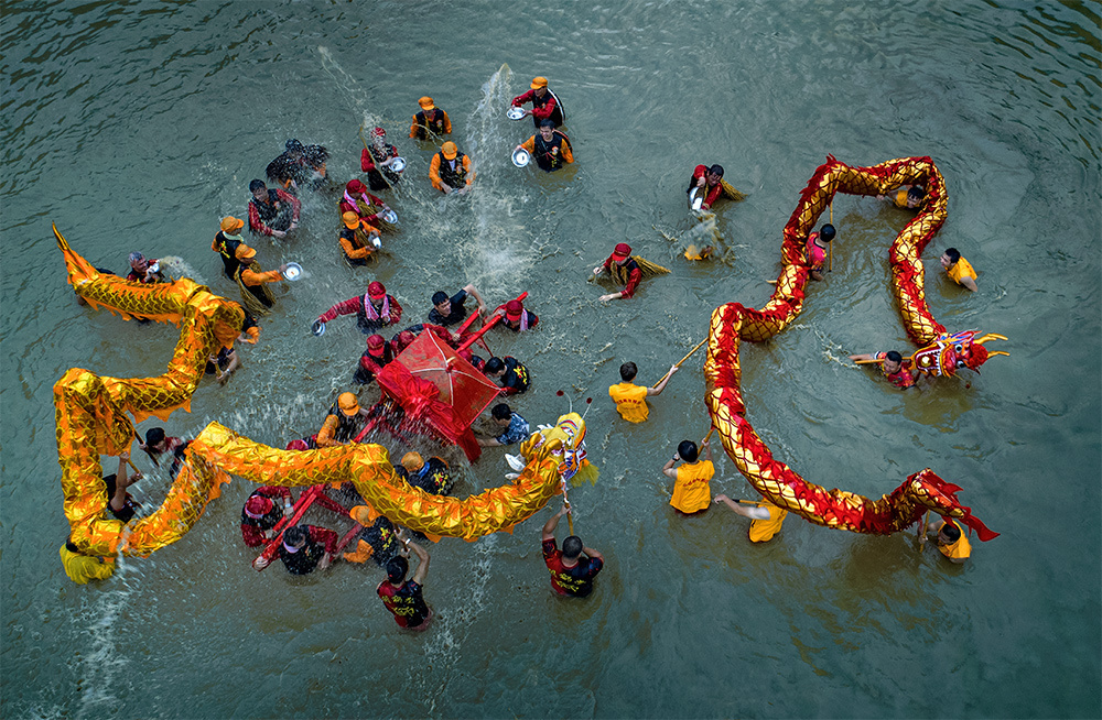 2019年四月摄于福建省漳州市南靖县,村民在举行妈祖过海民俗活动.