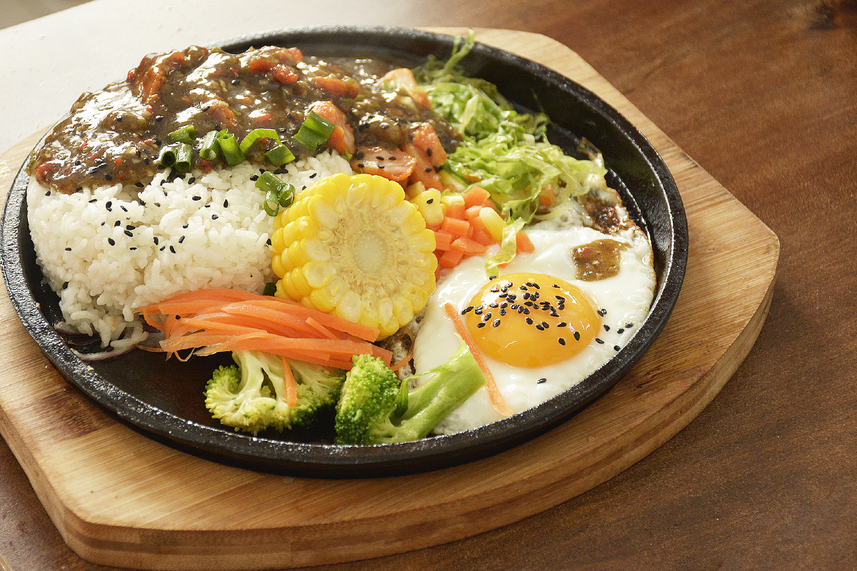 铁板奥尔良鸡肉饭