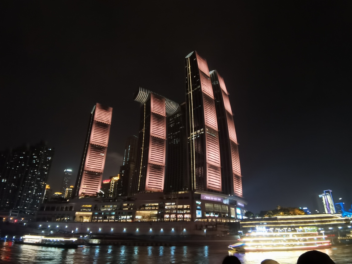 重庆朝天门广场地标朝天扬帆