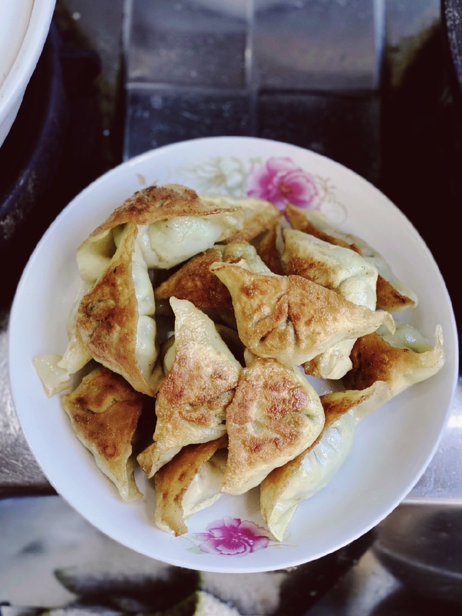 今天中午吃什么周末就应该忙忙碌碌吃点好的今日午餐主食打卡水煎馄饨