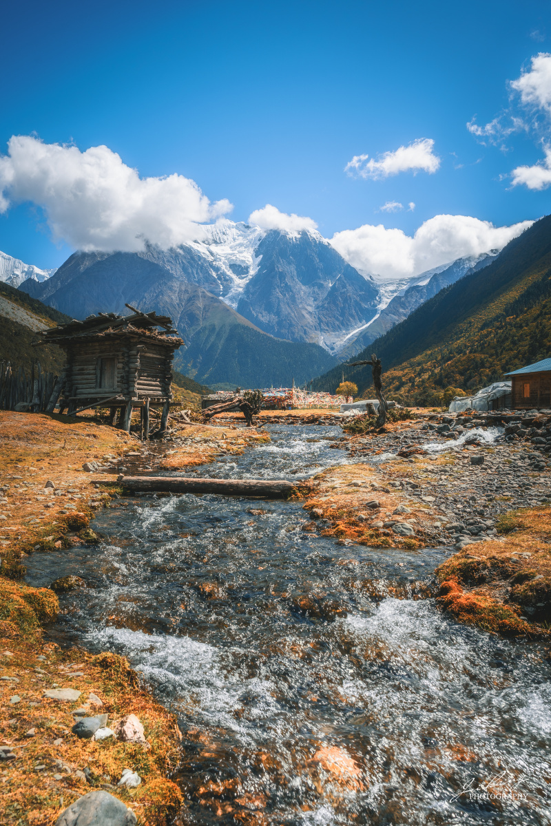 丙察察之秘境甲应村(一) - 独自散步