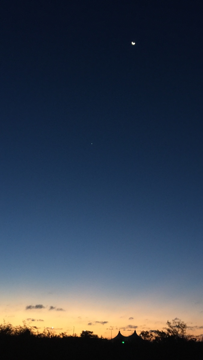 凌晨6点30分的湛江市天空.