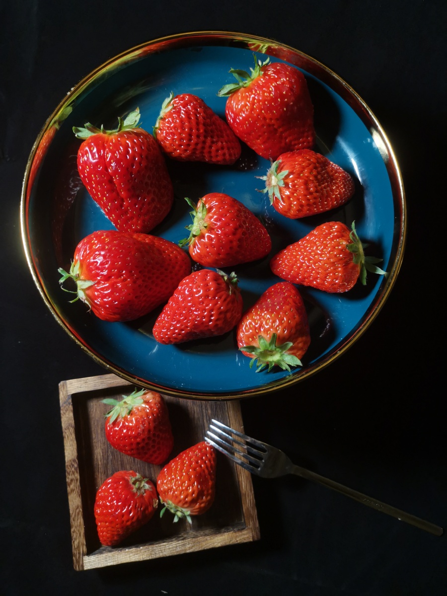 芳香宜人的凤梨草莓