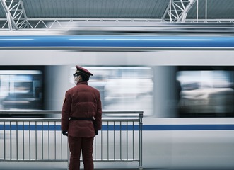 77581