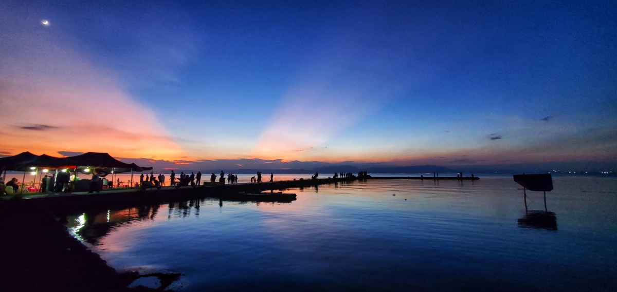 昆明呈贡海晏村这里是滇池边的一个古老小渔村落日很美带上心爱的她来