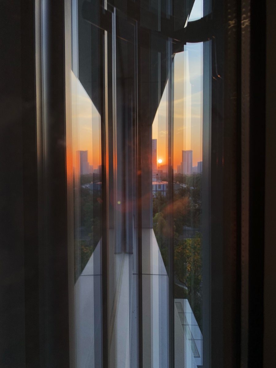窗户夕阳