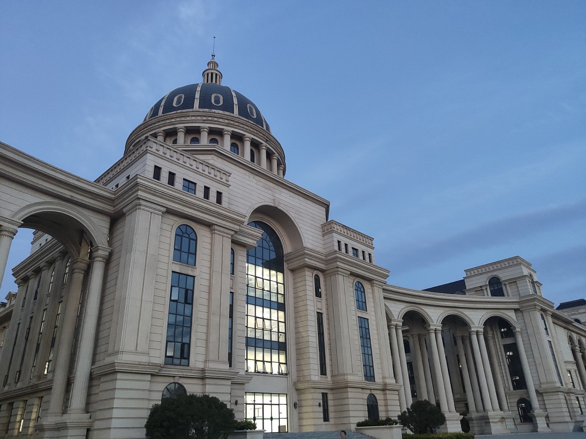 河南农业大学新校区一角,建筑特色