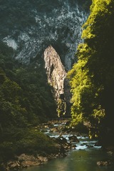 108744