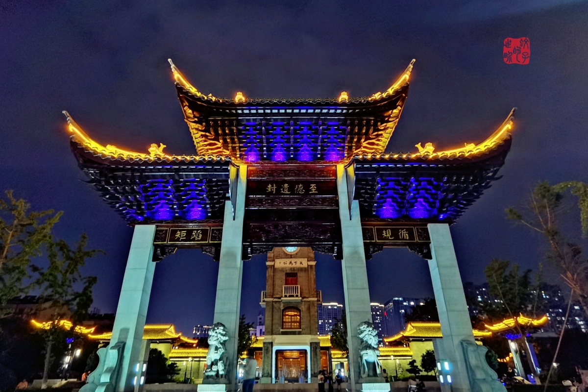 中途停歇趁着夜晚凉爽走走逛逛一览泰兴夜色泰兴市是江苏省3个省直管