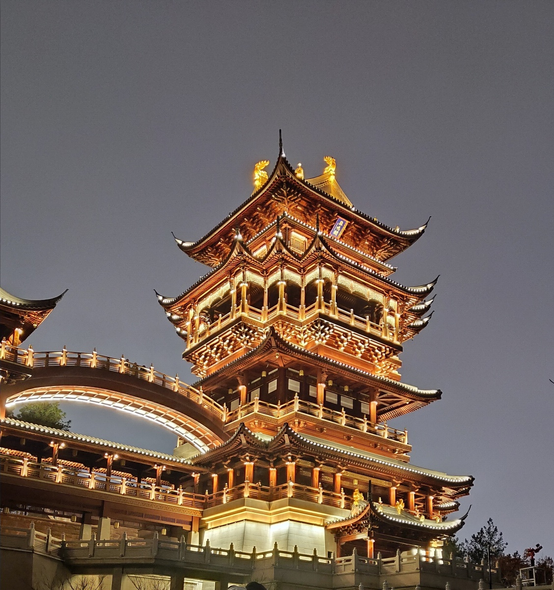 义乌新晋打卡点鸡鸣阁