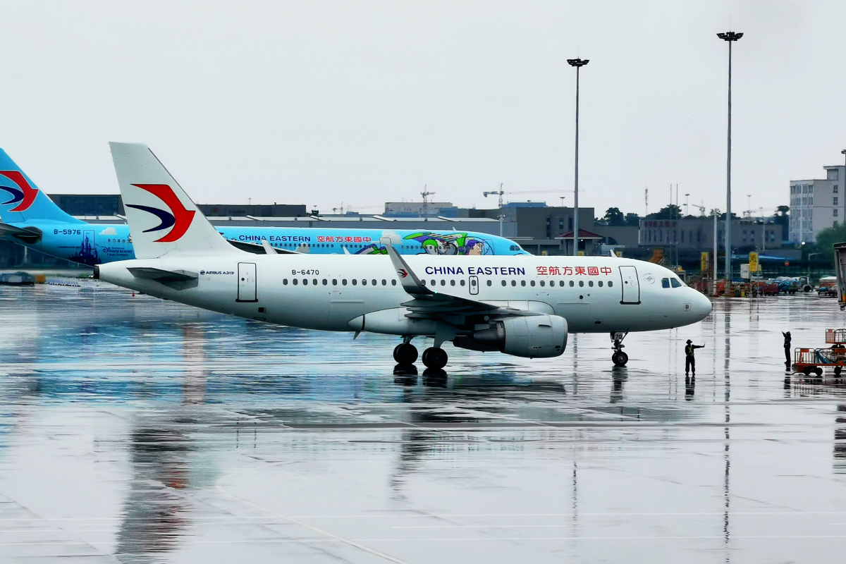 长安有雨西安咸阳国际机场手机随拍