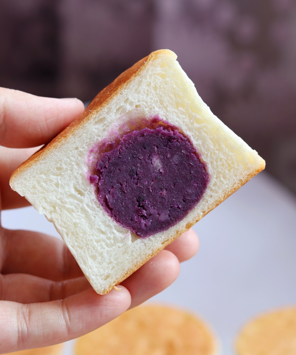 荔浦芋头紫薯大鼓面包