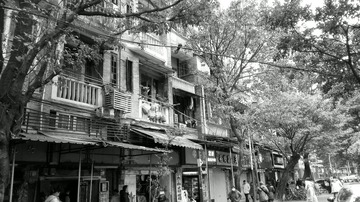 18960