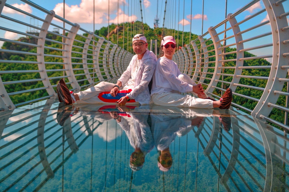 延吉琵岩山玻璃栈道自拍