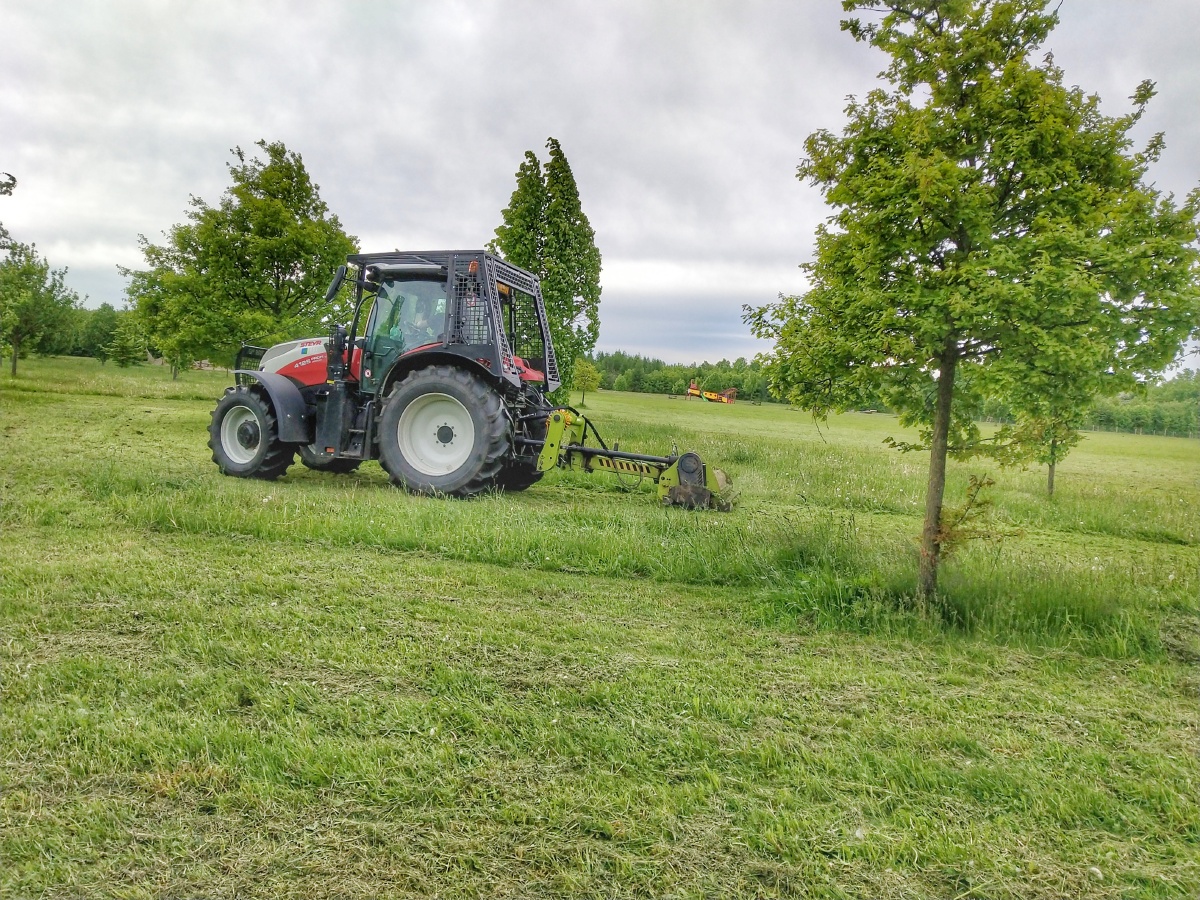 大型割草车摄于布拉格
