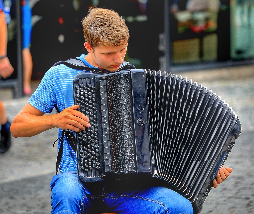 街头艺人摄于布拉格