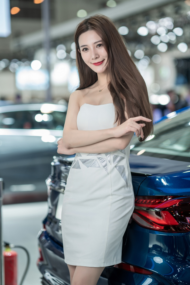 美丽车模