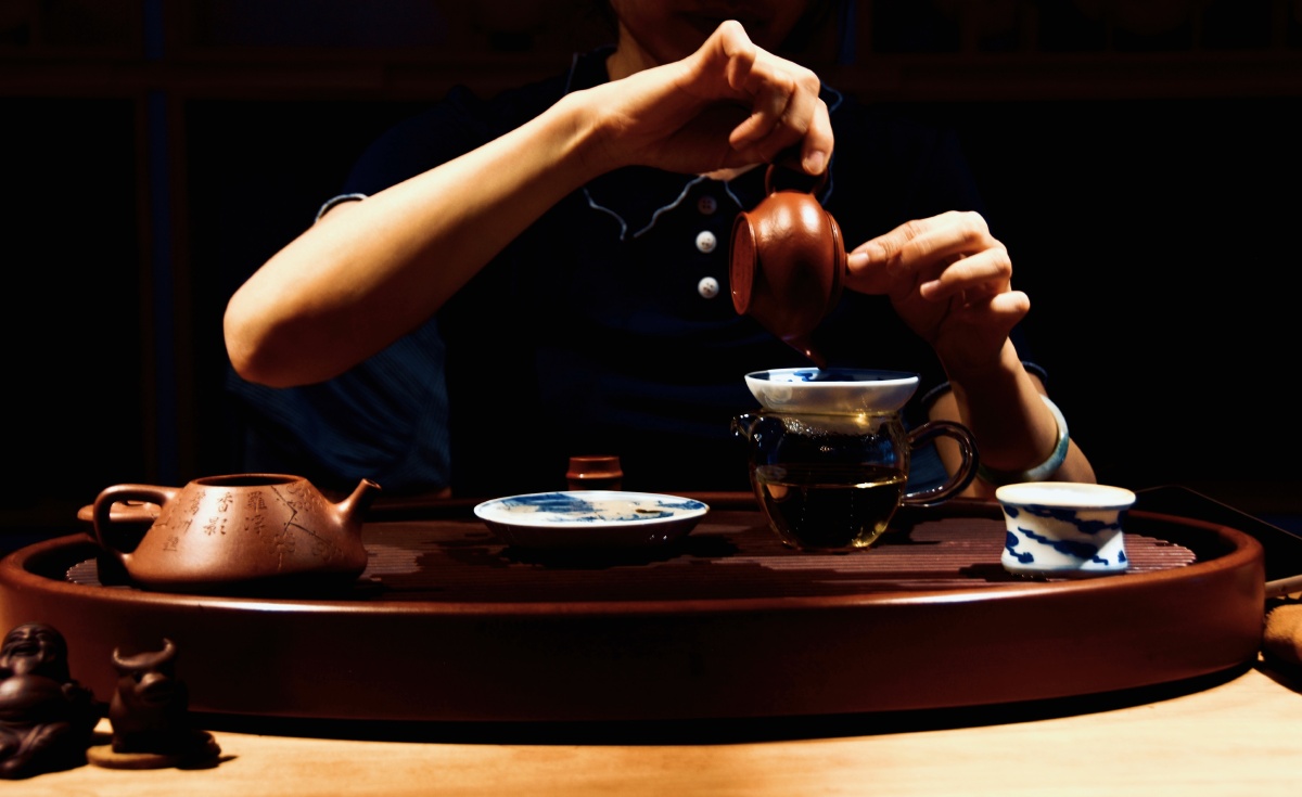 普洱茶泡茶茶道茶艺紫砂壶铁壶茶文化