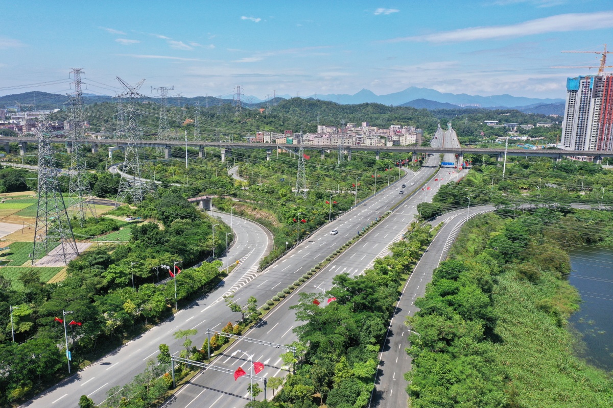 阡陌交通城市田园深圳坪山区绿梓大道立交桥及周边乡村田园风光