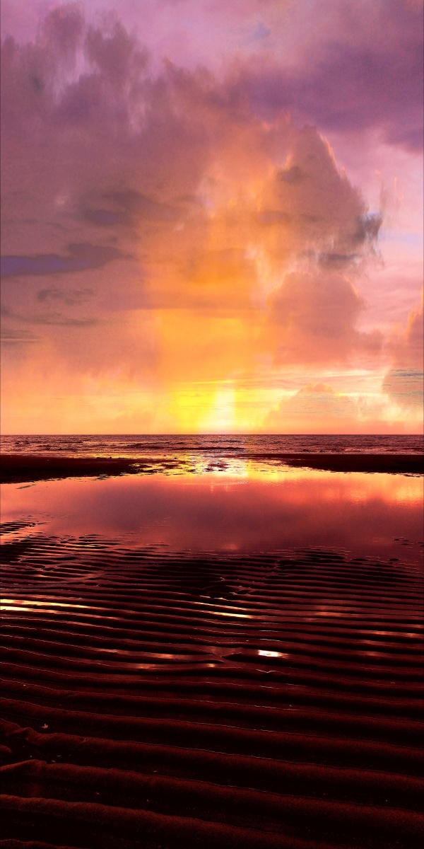 海滩上的夕阳天空