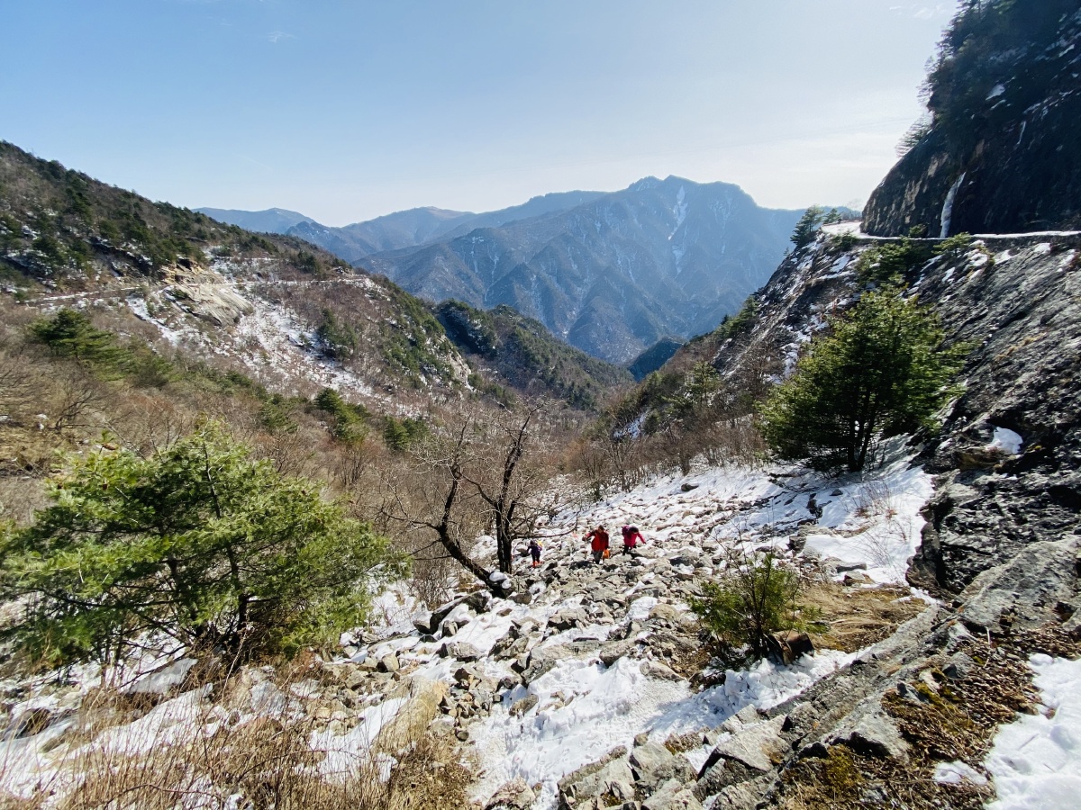 秦岭分水岭越岭谷大冰瀑
