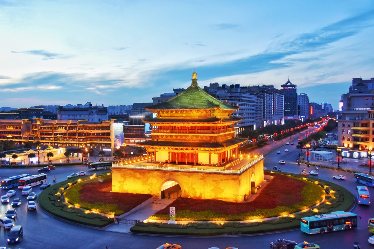 西安市地标建筑始建于明洪武十七年公元1384元是中国现存钟楼中形制最