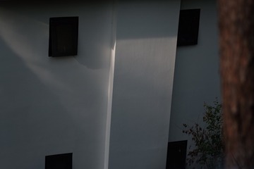 10784