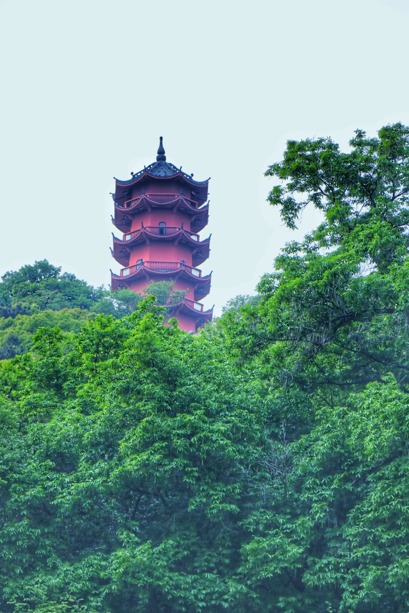 锡惠景区锡山顶上的龙光塔