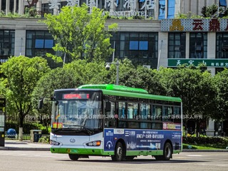 893262
